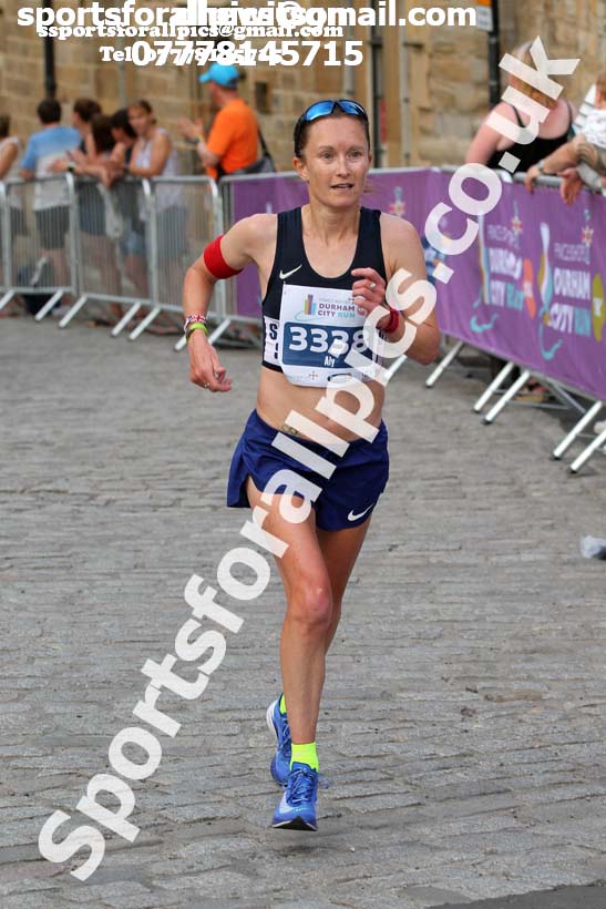 Finish of the Durham City Run 10k,  Durham City Run 5k and 10k. Photo: David T. Hewitson/Sports for All Pics